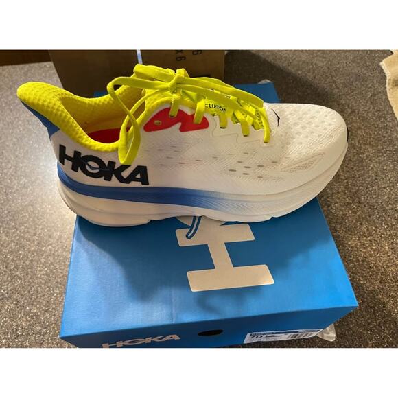 HOKA 7D - Picture 1 of 5